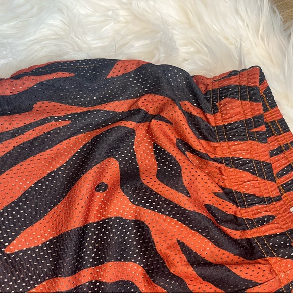 Tiger print Mesh Shorts - Picture 4 of 4
